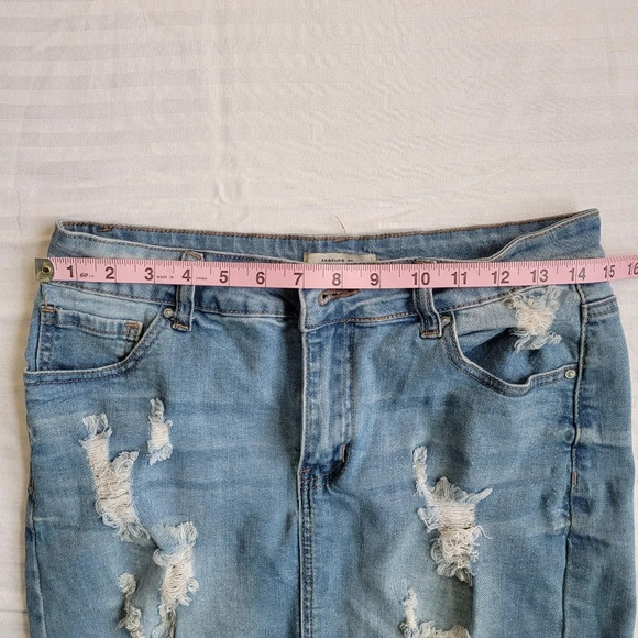 Forever 21 Factory Distressed Denim Mini Skirt Women's 30 - Picture 3 of 7